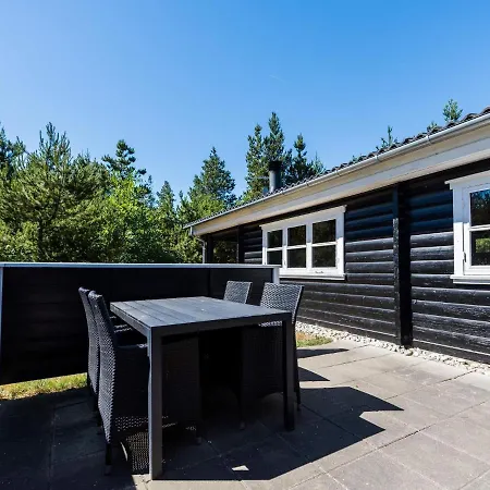 Holiday home Holiday C *